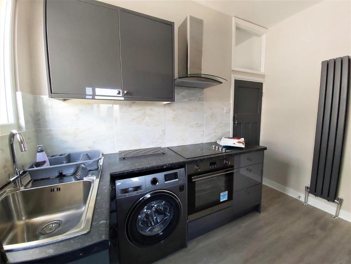 Beautifully Renovated 2 Bed Flat - Close To Beach Διαμέρισμα Σάουθεντ-ον-Ση Εξωτερικό φωτογραφία