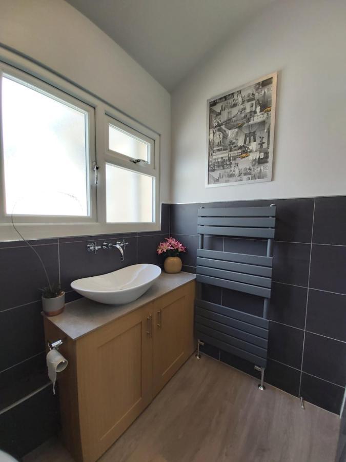 Beautifully Renovated 2 Bed Flat - Close To Beach Διαμέρισμα Σάουθεντ-ον-Ση Εξωτερικό φωτογραφία
