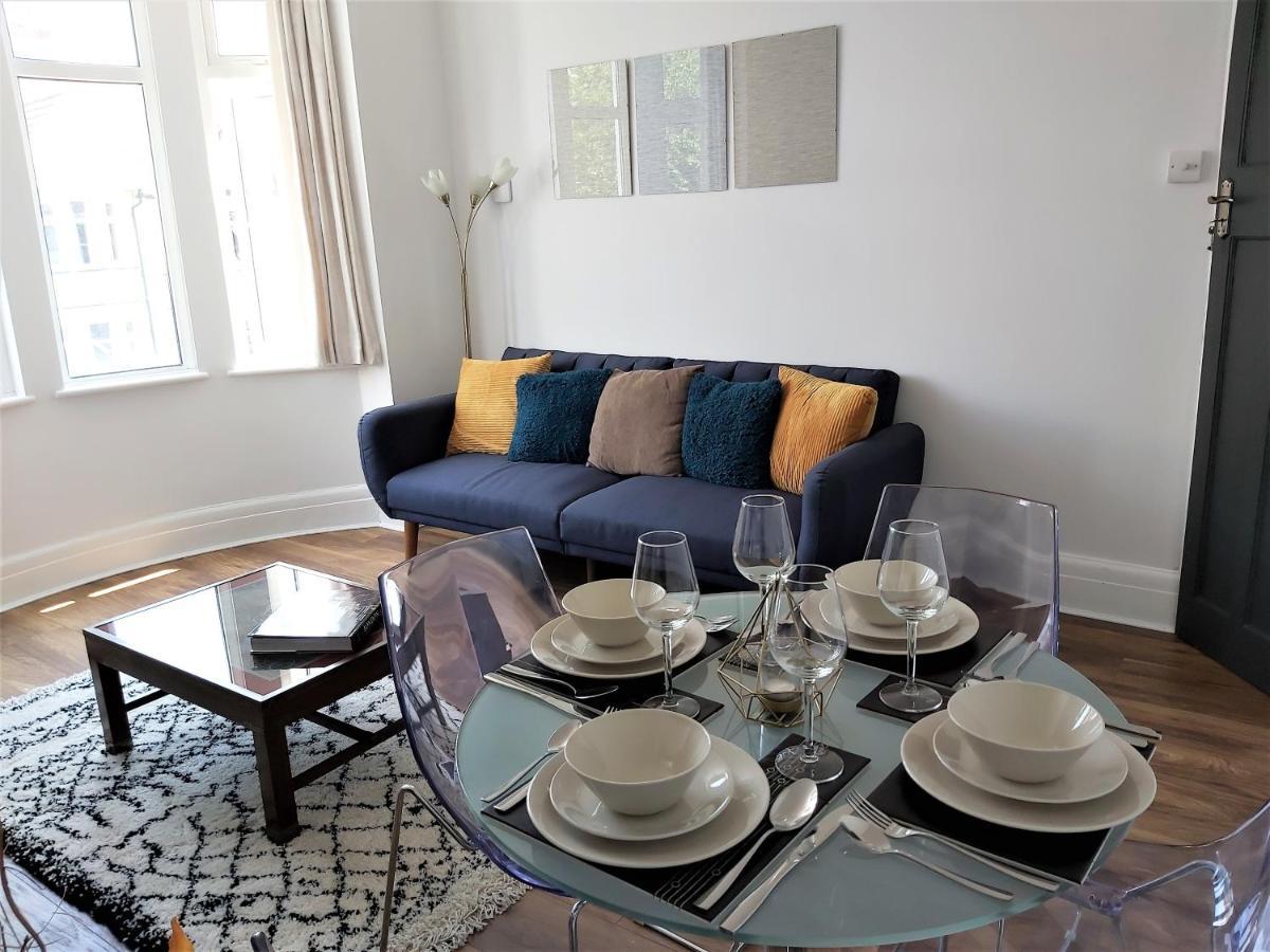Beautifully Renovated 2 Bed Flat - Close To Beach Διαμέρισμα Σάουθεντ-ον-Ση Εξωτερικό φωτογραφία
