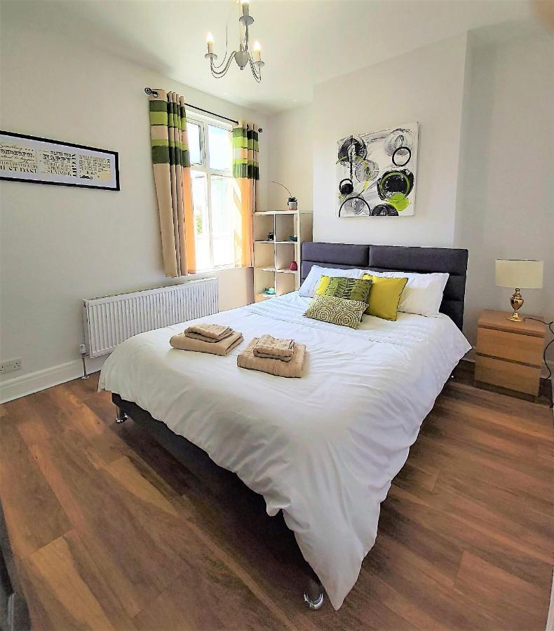 Beautifully Renovated 2 Bed Flat - Close To Beach Διαμέρισμα Σάουθεντ-ον-Ση Εξωτερικό φωτογραφία